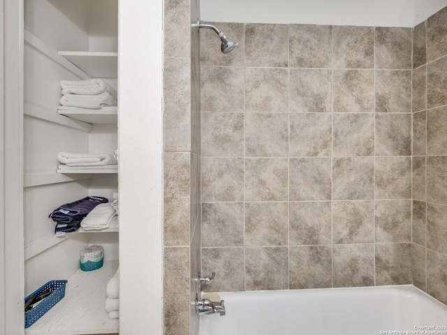 337 W Hackberry St, Fredericksburg, TX 78624 - bathroom with tiled shower / bath