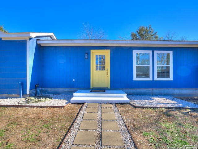 337 W Hackberry St, Fredericksburg, TX 78624 - view of front of house