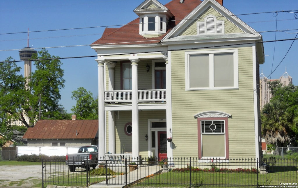 view of front of property