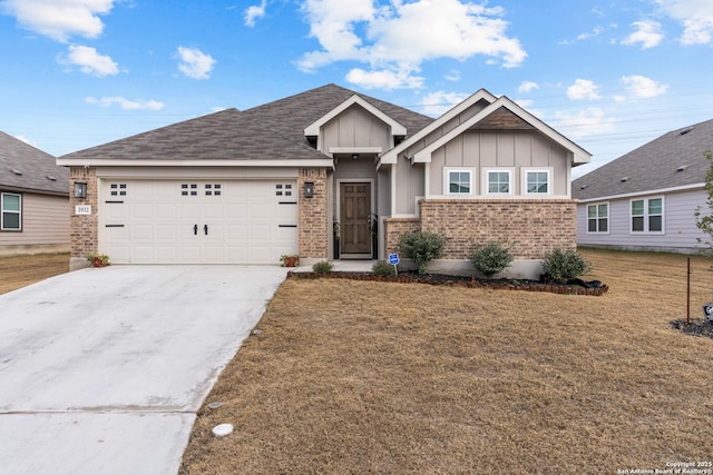 craftsman-style house with a garage and a front yard