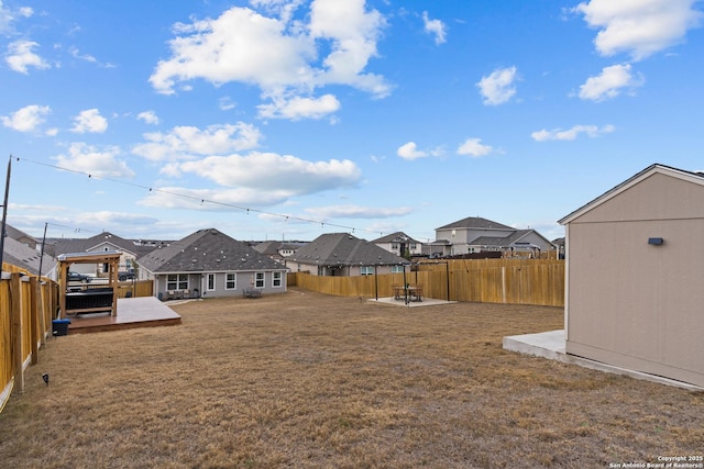 view of yard featuring a patio