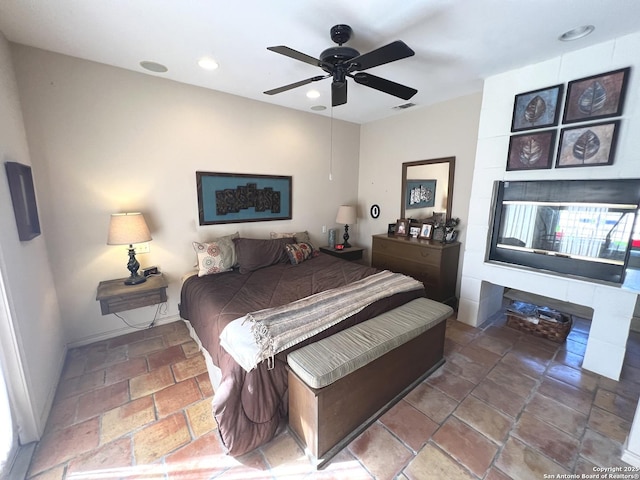 bedroom with ceiling fan