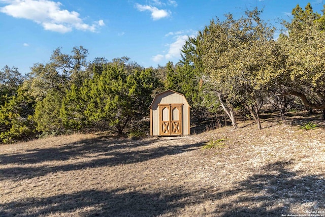 view of outbuilding