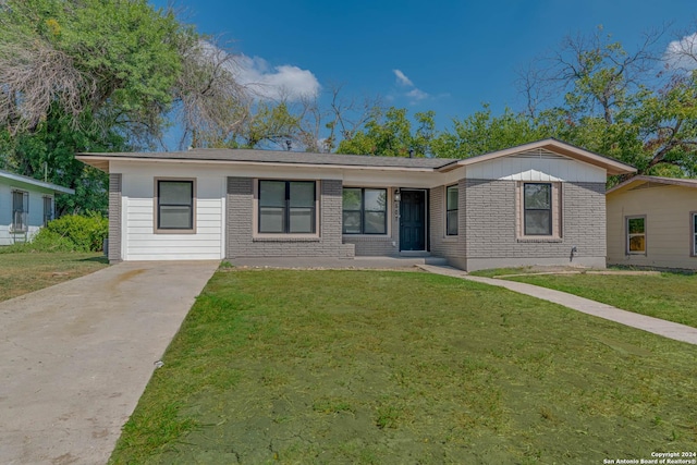 view of front of home with a front yard