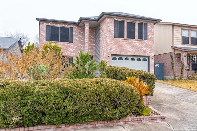 view of front facade featuring a garage