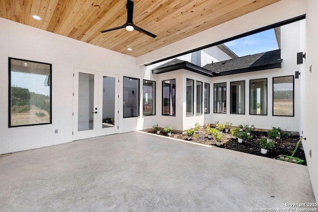 view of patio featuring ceiling fan