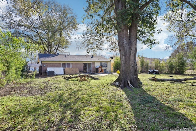 exterior space featuring a lawn