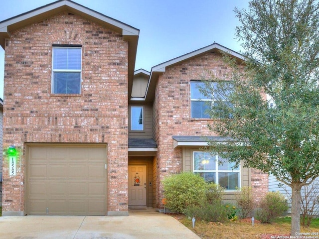 view of front facade featuring a garage