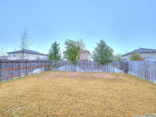 view of yard featuring a water view