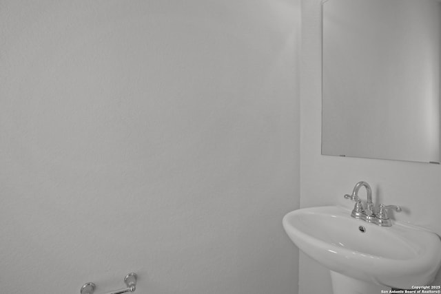 10257 Bartenheim Dr, Schertz, TX 78154 - bathroom featuring a sink