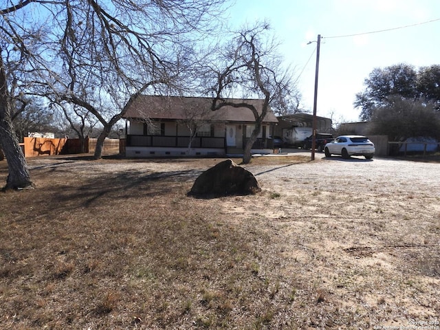 view of front facade featuring a carport