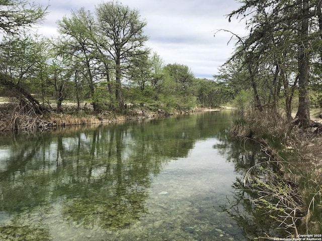 Listing photo 3 for 614 Canal Cir, Rio Frio TX 78879