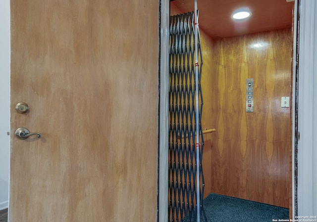 room details with elevator