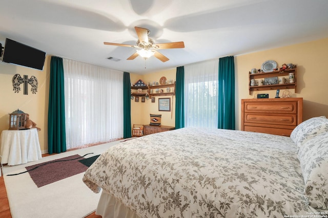 bedroom featuring ceiling fan