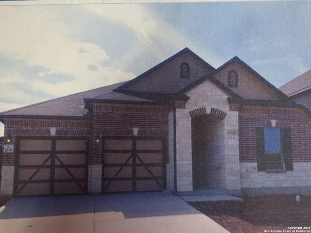 view of front of house featuring a garage