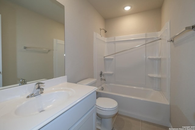 8419 Hamrick Cir, San Antonio, TX 78252 - full bath featuring toilet, vanity, bathing tub / shower combination, tile patterned floors, and recessed lighting