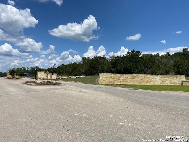 Listing photo 3 for 2122 Angeles Ct, Canyon Lake TX 78133