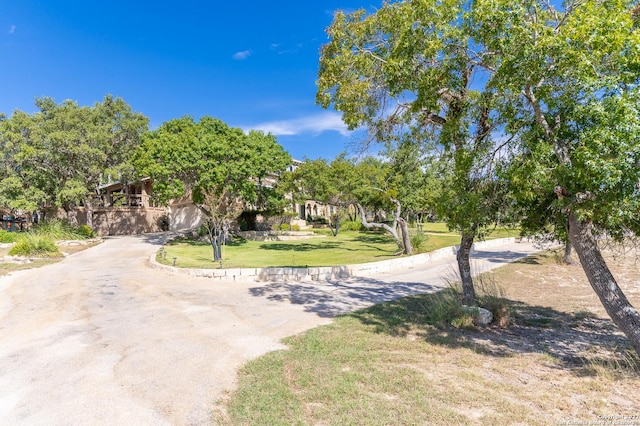 view of front of property with a front yard