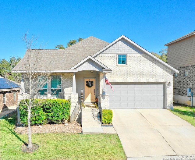 view of front of home with a front lawn