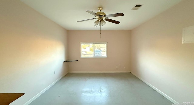 empty room with ceiling fan