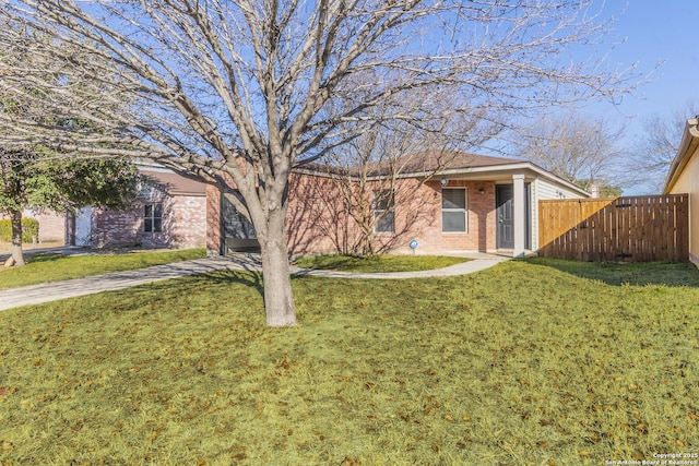 view of front facade with a front lawn