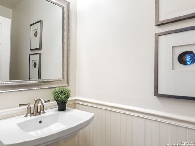 bathroom with sink