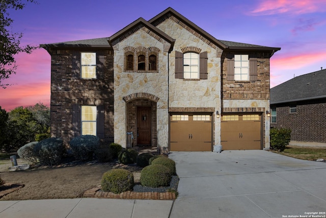 view of front facade featuring a garage