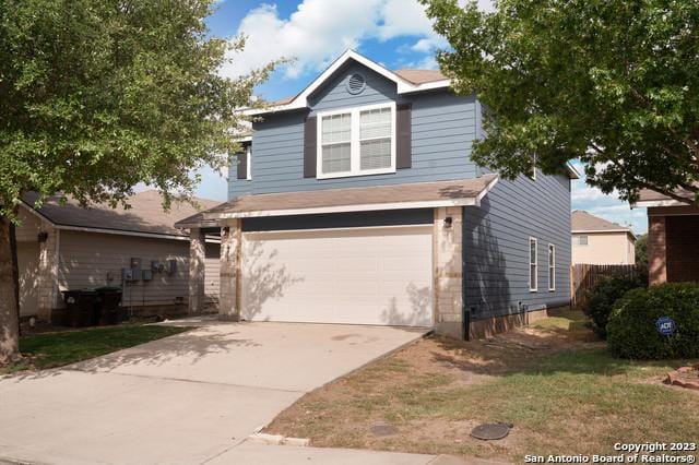 view of front facade featuring a garage