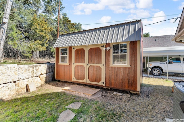 view of outbuilding