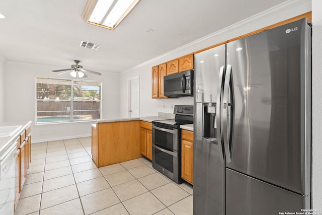 kitchen with light tile patterned floors, crown molding, ceiling fan, stainless steel appliances, and kitchen peninsula