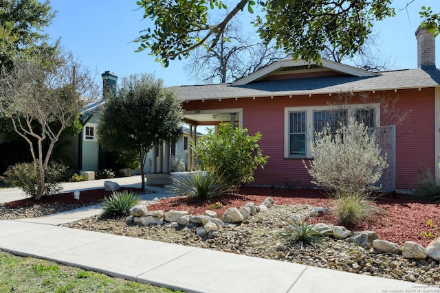 view of front of property