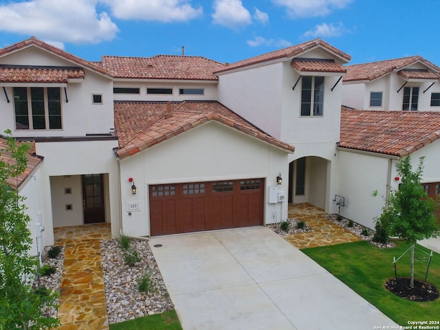 view of mediterranean / spanish home