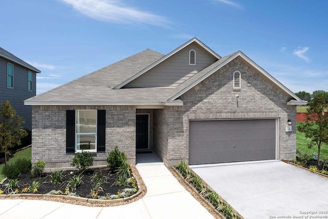 view of front facade with a garage