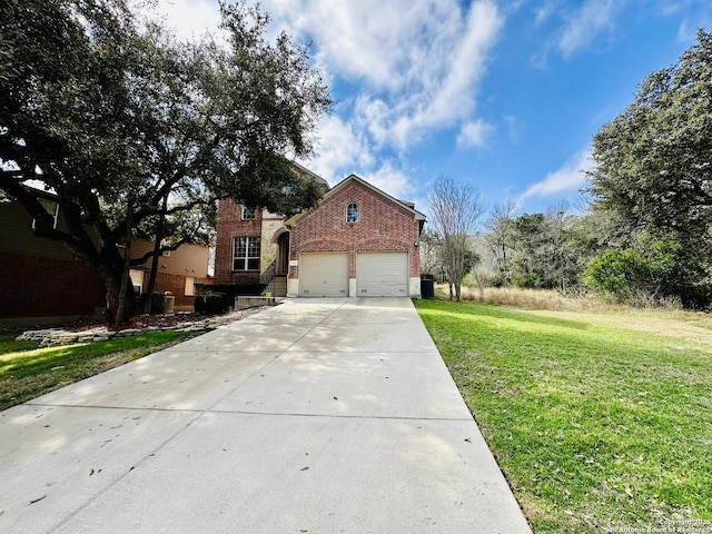 front facade featuring a front lawn