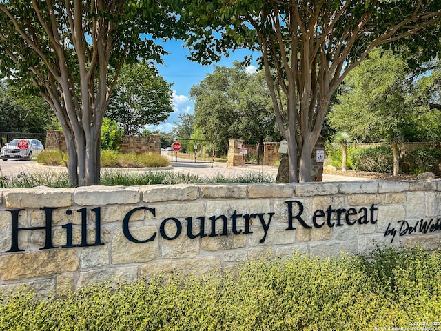 view of community / neighborhood sign