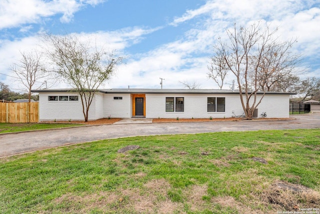 view of front of home with a front yard