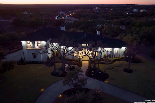 view of aerial view at dusk