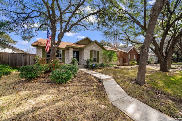 view of front of property with a front yard