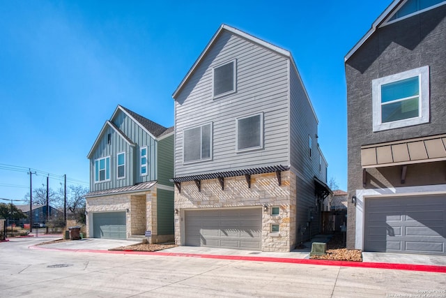 view of front of house featuring a garage