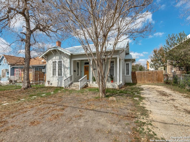 view of front of property