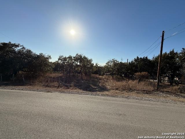 Listing photo 2 for 664 Ridgeway, Bulverde TX 78163