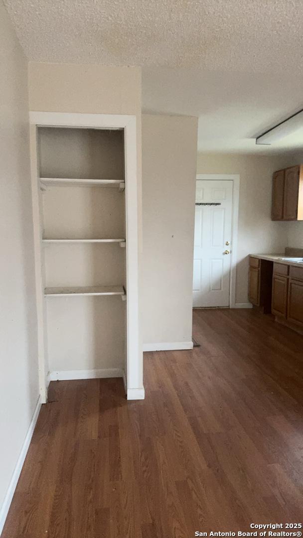 521 Quail Ln, Floresville, TX 78114 - view of closet