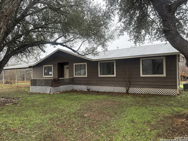 521 Quail Ln, Floresville, TX 78114 - view of front of house with a front yard