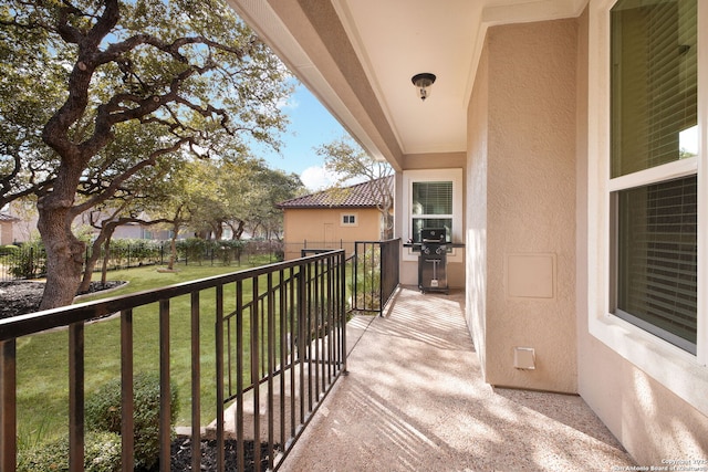 balcony featuring a grill