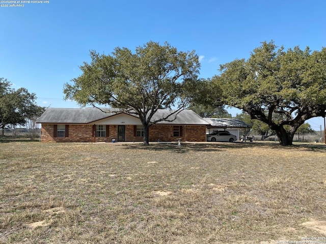 view of front of property with a front yard