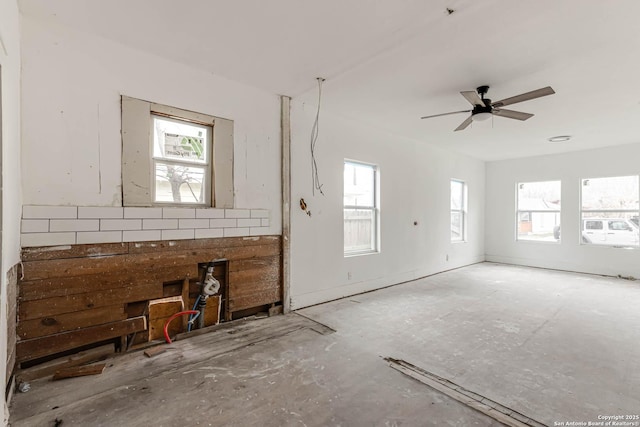 empty room with ceiling fan