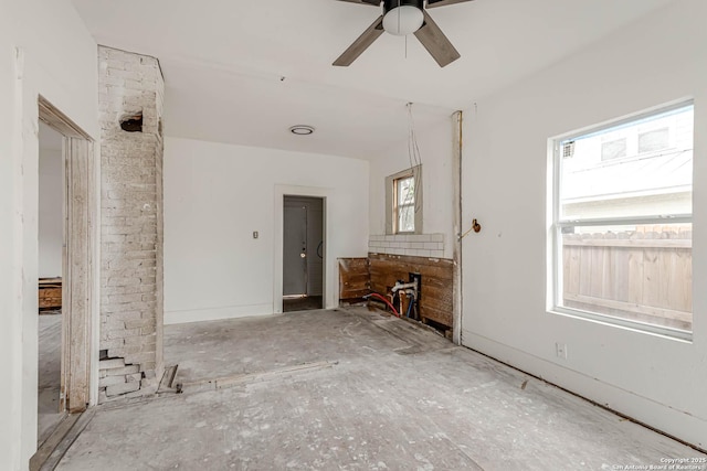 empty room with ceiling fan