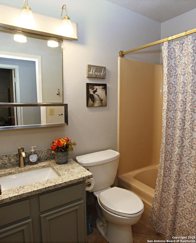 full bathroom featuring shower / tub combo with curtain, vanity, and toilet