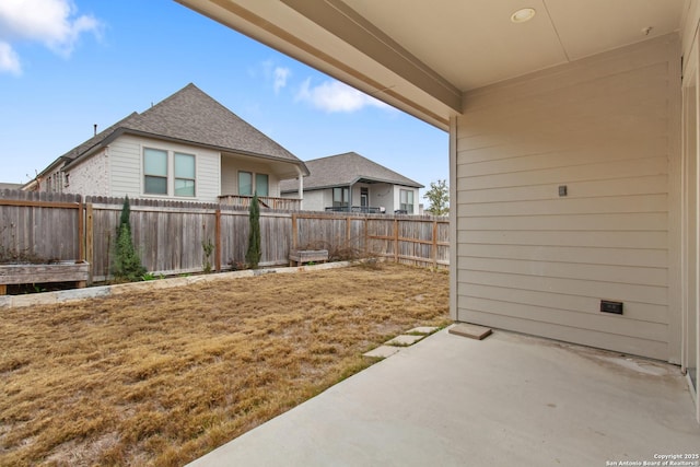 view of yard with a patio