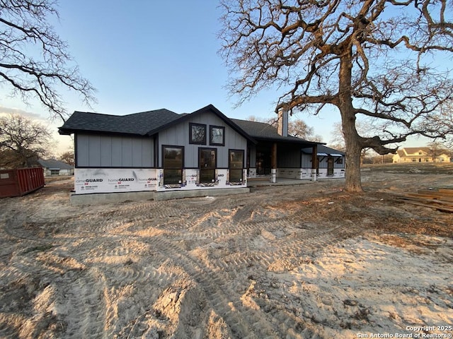 view of front of property